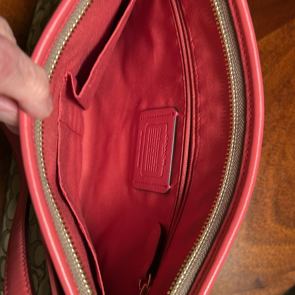 Coach cross body. Excellent condition - Picture 4 of 6